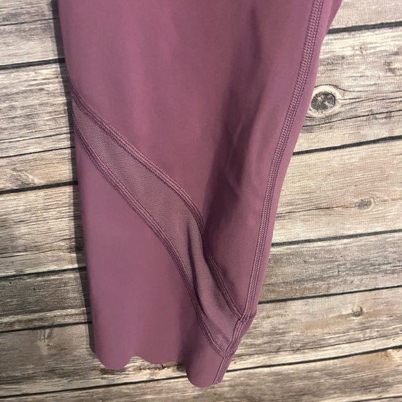 LuluLemon Capri Leggings - Picture 4 of 10